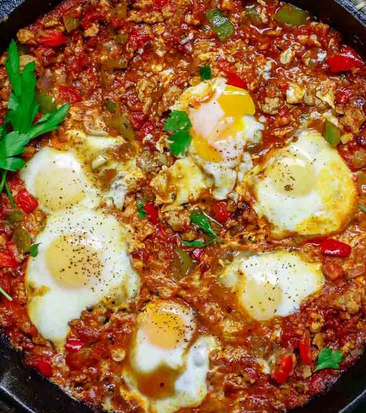 Chicken Sausage and Tomato Braised Eggs