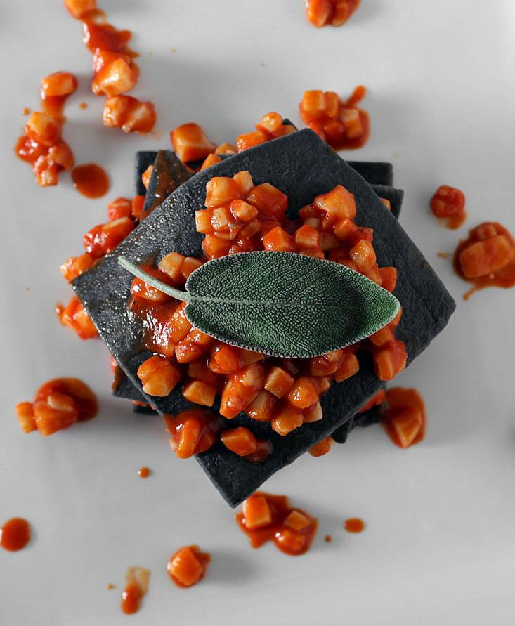 Lasagnetta nera al ragù di seppia