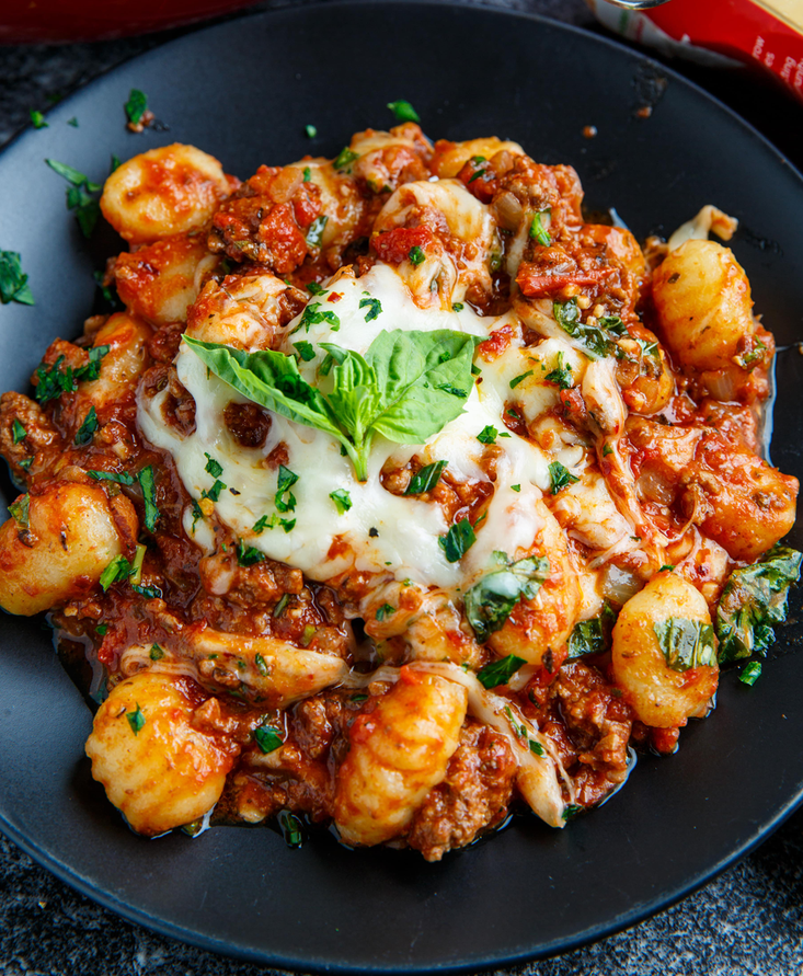 Ñoquis al horno con mozzarella a la boloñesa