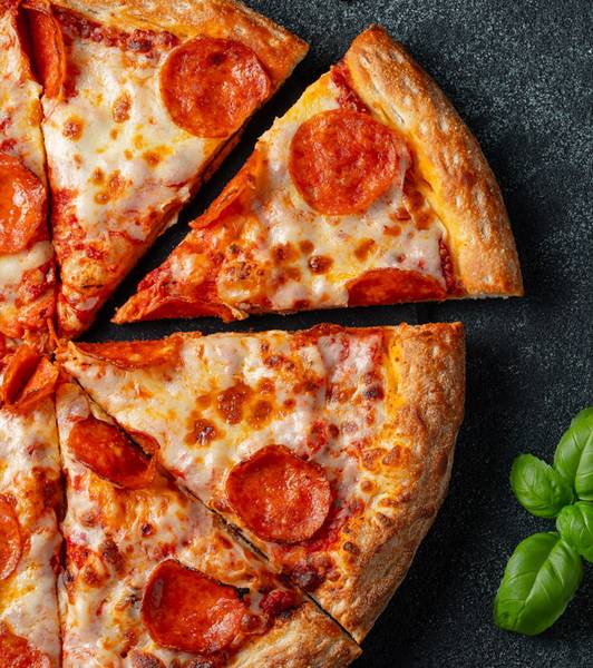 Pizza margherita al salame