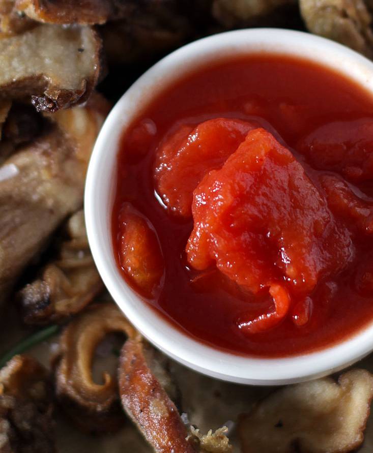 Porcini fritti e salsa rustica di pomodoro all’origano