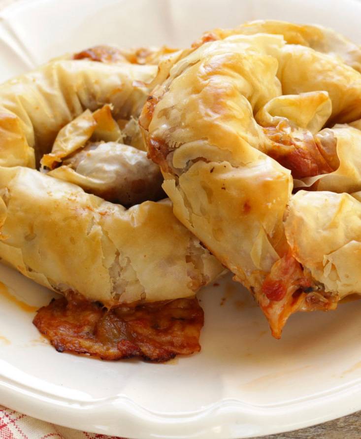 Spirali di pasta fillo con melanzane e pomodoro